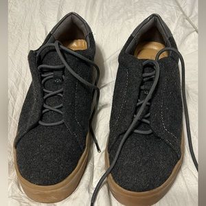 Grey platform sneakers